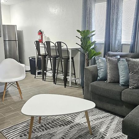 Big Tv Apartment 5 Miles From Hard Rock Casino Hollywood Eksteriør billede